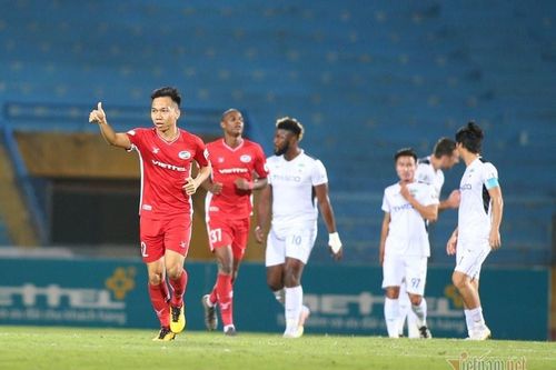 Viettel FC nhấn chìm HAGL tại Hàng Đẫy