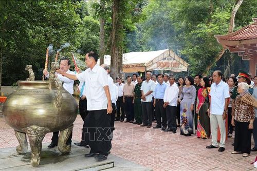 Hoạt động về nguồn kỷ niệm 90 năm ngày truyền thống công tác dân vận của Đảng