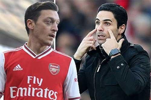 Oezil nói gì khi bị Bị Arteta gạt khỏi danh sách dự Europa League?