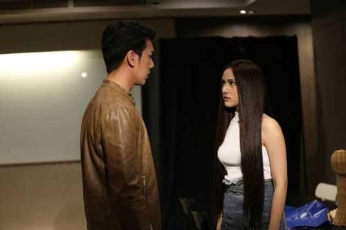 Ly hôn 2 năm, chồng cũ đến gặp xin tôi nhận 1 tỷ đồng