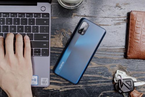 Người dùng được lợi gì từ công nghệ sạc nhanh SuperDart trên Realme 7 Pro?