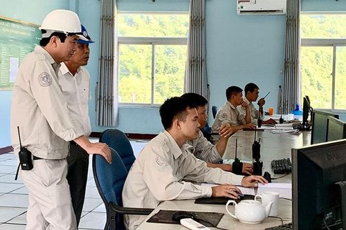 Thi đua sản xuất kinh doanh ở Công ty Cổ phần Xi măng Điện Biên
