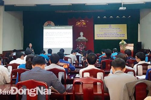 Tập huấn an toàn, vệ sinh lao động và bảo vệ môi trường cho cán bộ công đoàn