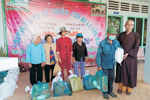 Hỗ trợ đời sống gia đình khó khăn