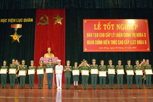 Học Viện Lục quân: 492 học viên tốt nghiệp cao cấp lý luận chính trị