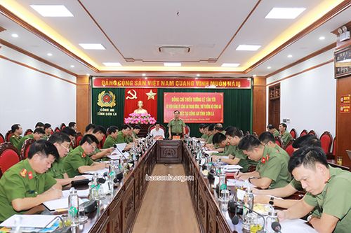 Thứ trưởng Bộ Công an thăm và làm việc tại Công an Sơn La