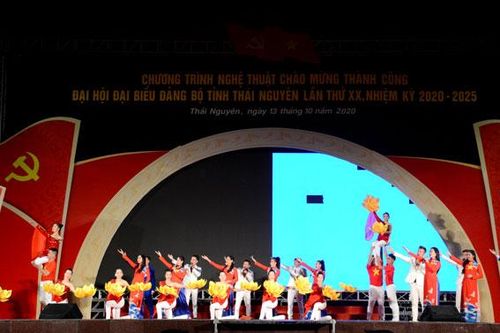 Tổng duyệt chương trình nghệ thuật chào mừng thành công Đại hội