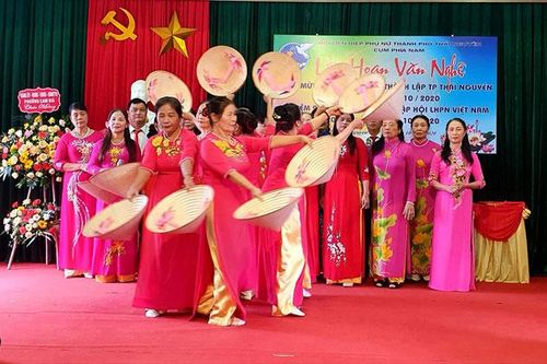 Liên hoan văn nghệ chào mừng ngày thành lập T.P Thái Nguyên