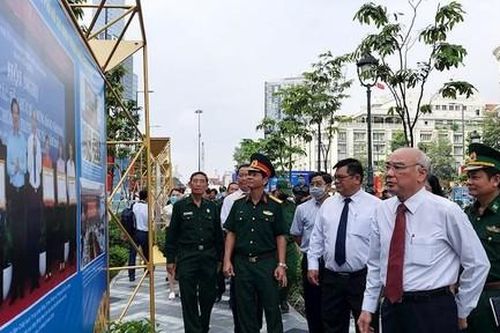 Triển lãm ảnh 'Đảng bộ TPHCM đoàn kết - năng động - sáng tạo - nghĩa tình'
