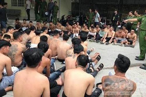 Vụ gần 60 thanh thiếu niên xăm trổ dàn trận chuẩn bị hỗn chiến: Khởi tố 44 đối tượng