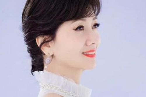 Nhìn ảnh của Triệu Nhã Chi ai cũng không thể tin nổi đây là nhan sắc của người phụ nữ 66 tuổi