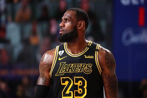 Lakers chưa thể vô địch trong ngày LeBron James ném 6 lần 3 điểm
