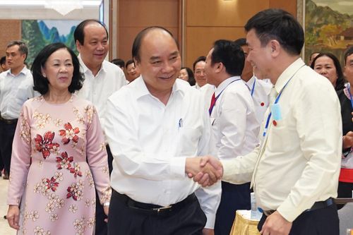 Thủ tướng: Dân vận là phải xắn tay áo lo việc cho dân