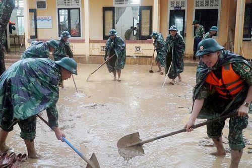 Ghi từ vùng lũ dữ