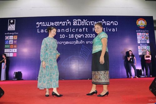 Khai mạc Hội chợ thương mại hàng thủ công mỹ nghệ Lào lần thứ 19
