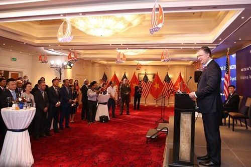 Kỷ niệm 25 năm quan hệ ngoại giao Việt Nam - Hoa Kỳ