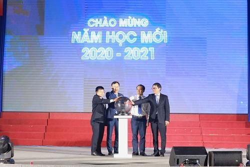 TP.HCM: Hơn 5.000 tân sinh viên Bách khoa hân hoan bước vào năm học mới