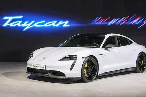 Porsche Taycan - mẫu xe chạy điện chính hãng đầu tiên ra mắt tại thị trường Việt Nam