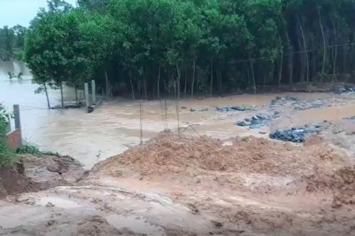 Vỡ đập thủy lợi sức chứa 800 ngàn m3 nước ở Quảng Nam