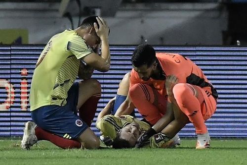 James Rodriguez ôm đầu vì chấn thương kinh hoàng của sao Colombia