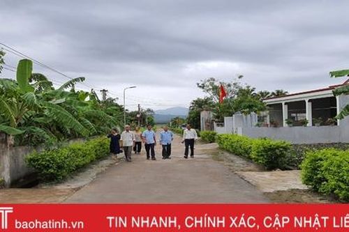 Khi 'cây cao bóng cả' tiên phong làm 'dân vận khéo' ở Hà Tĩnh