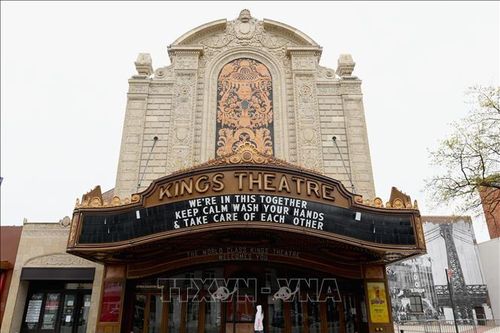 Sân khấu Broadway phải đóng cửa tới Hè 2021 vì đại dịch COVID-19