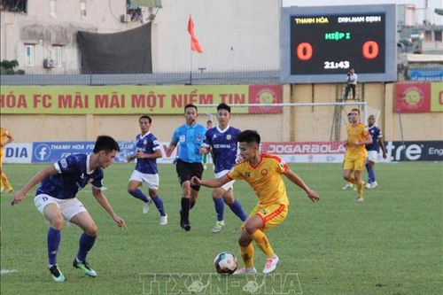Thanh Hóa chật vật kiếm 1 điểm trên sân nhà trước Nam Định