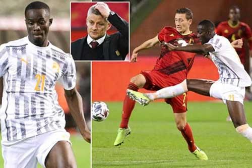 Bailly chấn thương, Solsa 'méo mặt' vì hàng thủ M.U