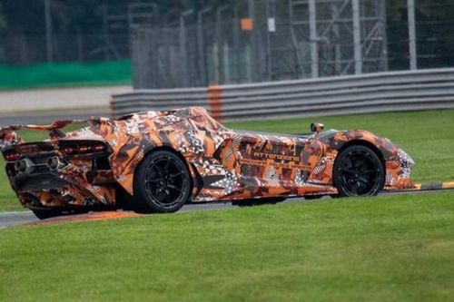 Hé lộ mẫu xe mui trần mới của Lamborghini trên đường thử