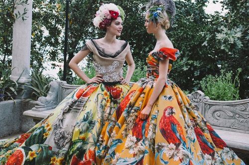 BST 2020 của Dolce&Gabbana được so sánh với 'hội chợ phù hoa'