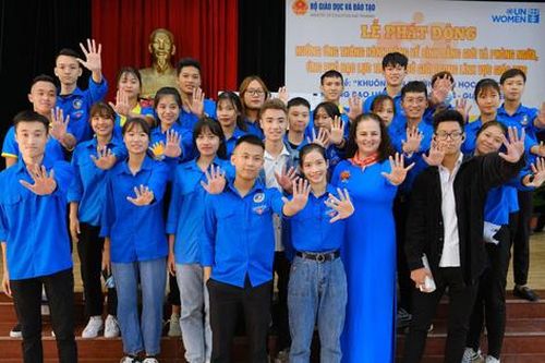 Cam kết xây dựng trường đại học an toàn, không bạo lực giới
