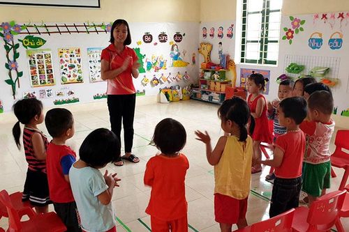 Những 'bông hoa đẹp' gieo chữ nơi cực Tây Tổ quốc