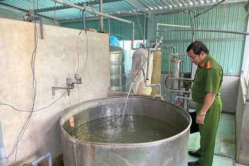 Xử phạt vi phạm hành chính cơ sở sản xuất nước uống đóng chai nhiễm khuẩn