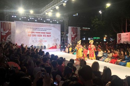 Hấp dẫn chương trình nghệ thuật 'Áo dài xưa và nay'