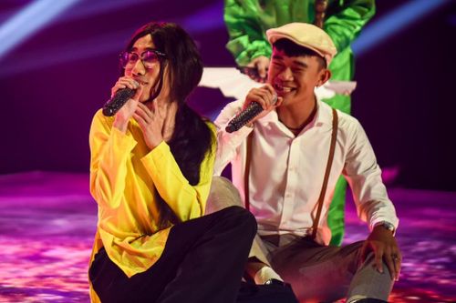 Thí sinh King of Rap 'tỏ tình' với Emily trước mặt BigDaddy