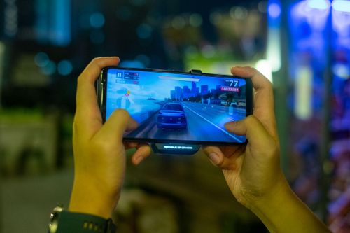Những mẫu smartphone chơi game hợp lý nhất hiện nay