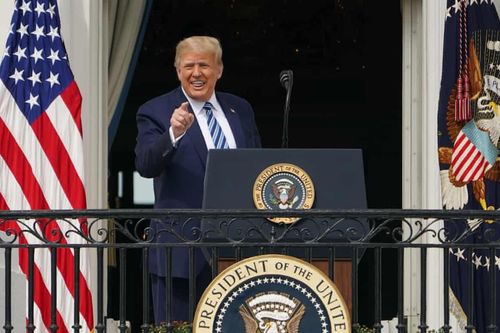 Tổng thống Trump: Tôi miễn dịch với Covid-19
