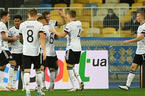 Ukraina 1-2 Đức: Sai lầm hàng thủ, chủ nhà trả giá