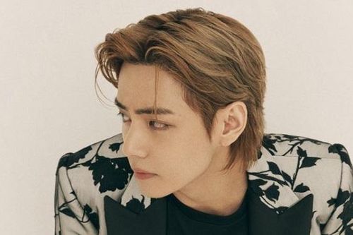 Hé lộ 'hậu trường' cuộc so tài sáng tác giữa V BTS và trai đẹp tâm giao
