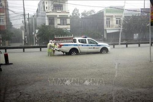 Quảng Nam: Gió lốc xoáy khiến hàng chục ngôi nhà bị tốc mái