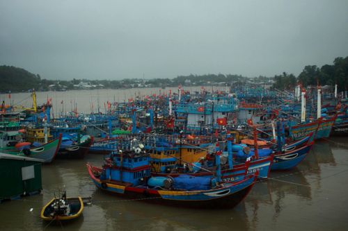 3 tàu cá của tỉnh Quảng Ngãi hỏng máy, trôi dạt chờ cứu hộ