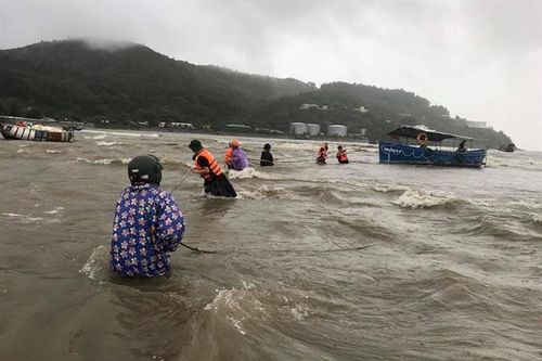 BĐBP Đà Nẵng hỗ trợ người dân ứng phó với mưa lũ