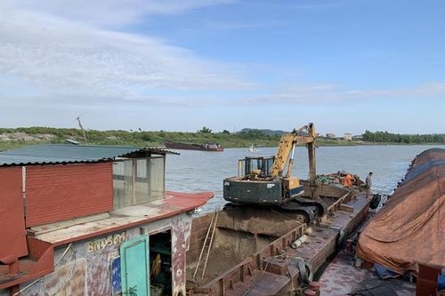 Bắc Giang: Triệt phá ổ nhóm 'than tặc' trên sông Thương