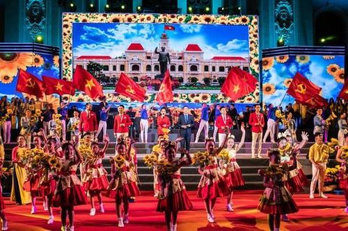 Hơn 30 nghệ sỹ tham gia chương trình nghệ thuật đặc sắc chào mừng đại hội Đảng TPHCM