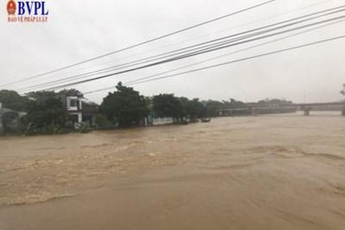 Miền trung đón thêm bão, Đà Nẵng chủ động ứng phó 'bão chồng lũ'