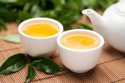 Sai lầm khi uống trà khiến bạn rước độc vào người, bủn rủn chân tay vì say trà