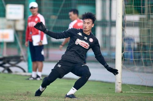 HLV Chung Hae-seong không họp báo, đại diện CLB TP.HCM từ chối trả lời về Bùi Tiến Dũng