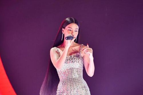 Xuất hiện ở King of Rap, Bùi Lan Hương khiến dân mạng thảng thốt: Mỹ nhân là đây!