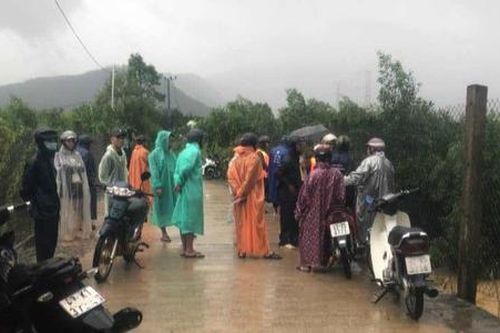 Đi bắt kỳ nhông, một thanh niên ở Đà Nẵng bị nước lũ cuốn mất tích