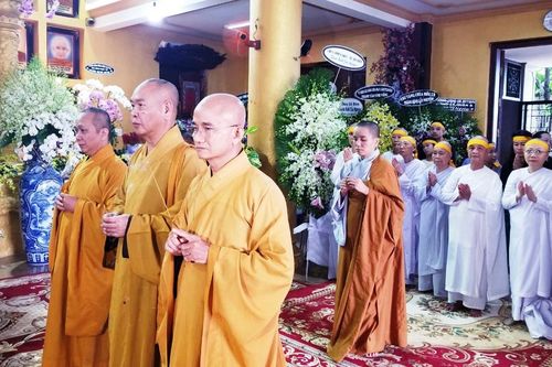 BTS Phật giáo Q.8 viếng tang HT.Thích Tịnh Giác